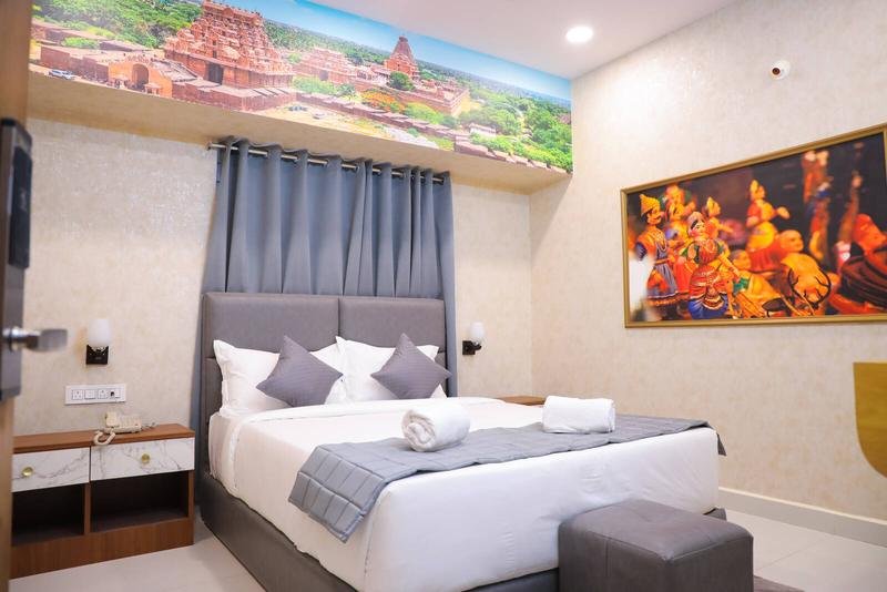Hampi above the bed